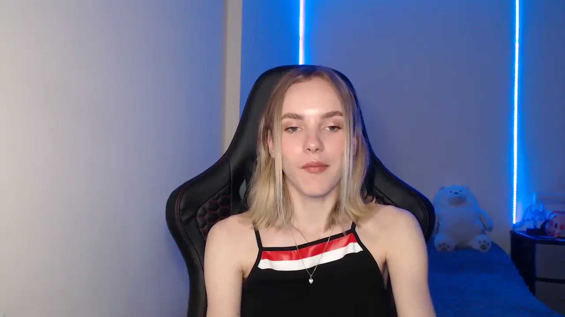 Gallery image thumbnail from Tricky_Nikki's myfreecams stream on, 08/18/2023, 18:06 image 20 of 20