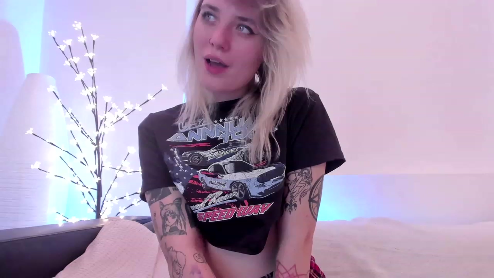 Gallery image thumbnail from Tricky_Pixy's myfreecams stream on, 11/28/2022, 11:05 image 8 of 20