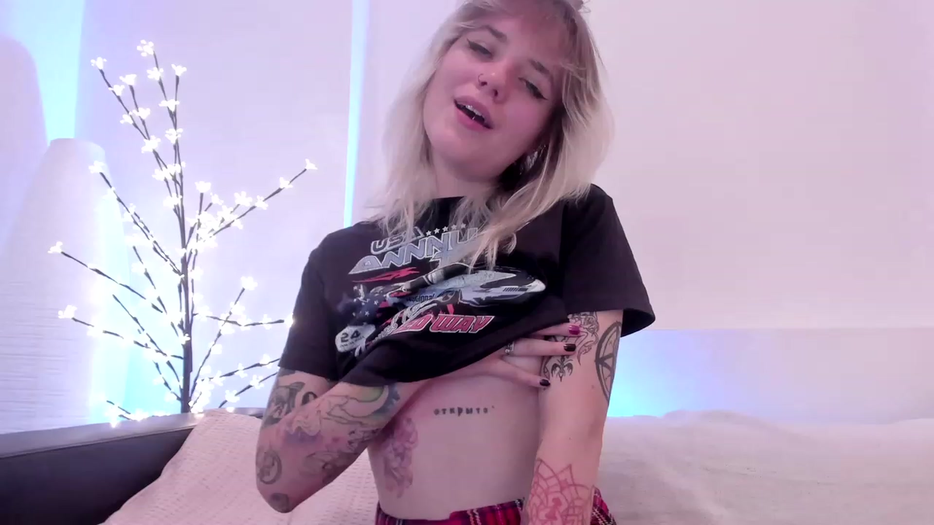 Gallery image thumbnail from Tricky_Pixy's myfreecams stream on, 11/28/2022, 11:05 image 7 of 20