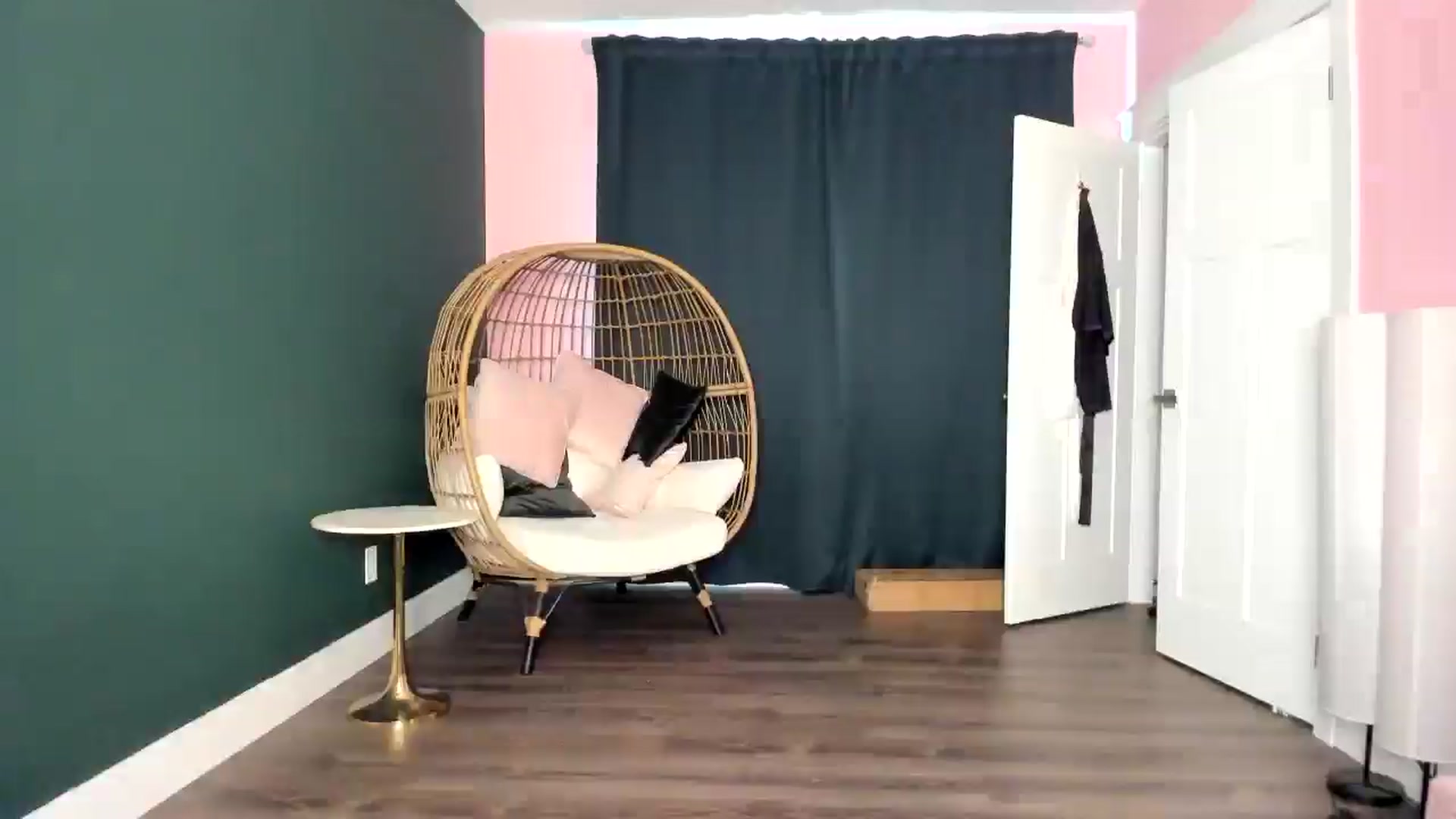 Gallery image thumbnail from TripleDBabe's myfreecams stream on, 06/13/2025, 16:50 image 18 of 20