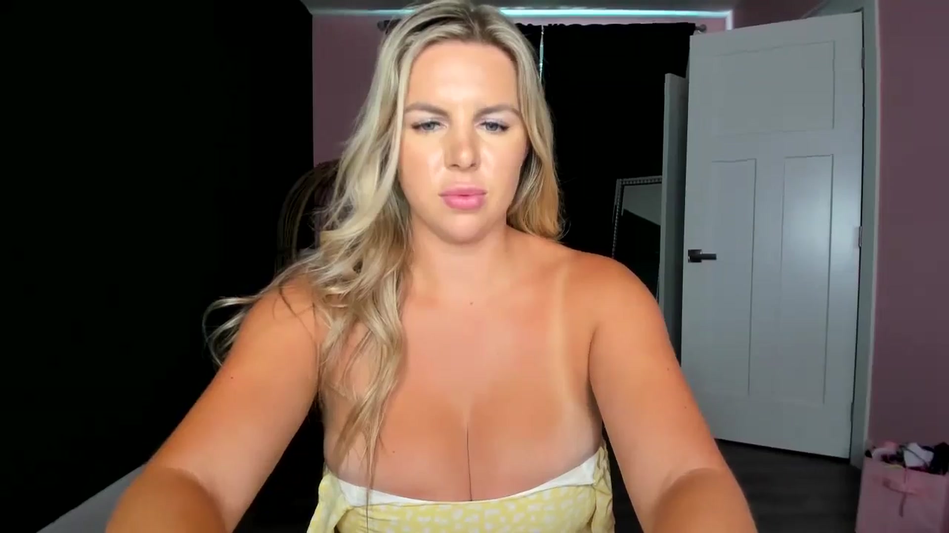 Gallery image thumbnail from TripleDBabe's myfreecams stream on, 07/15/2025, 18:26 image 16 of 20