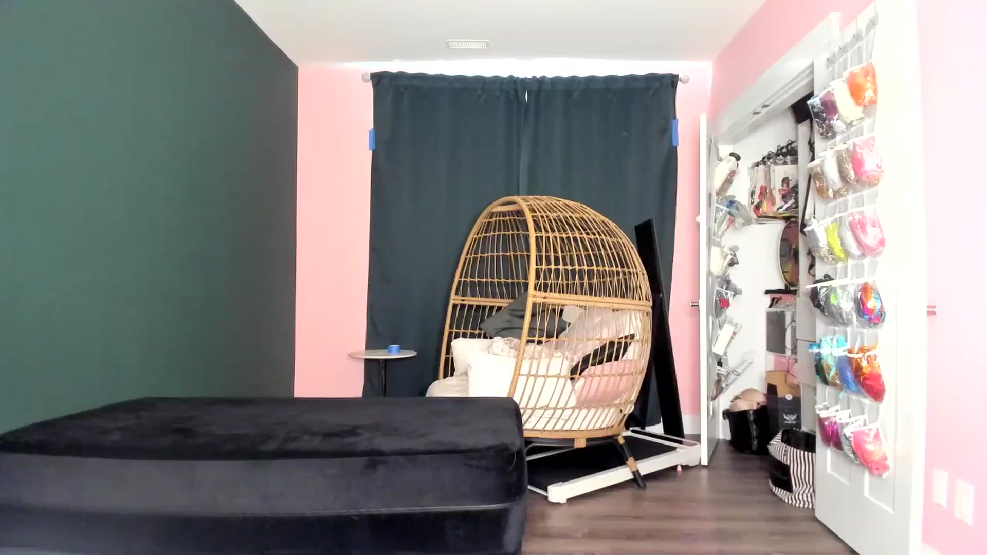 Gallery image thumbnail from TripleDBabe's myfreecams stream on, 09/17/2025, 18:50 image 19 of 20