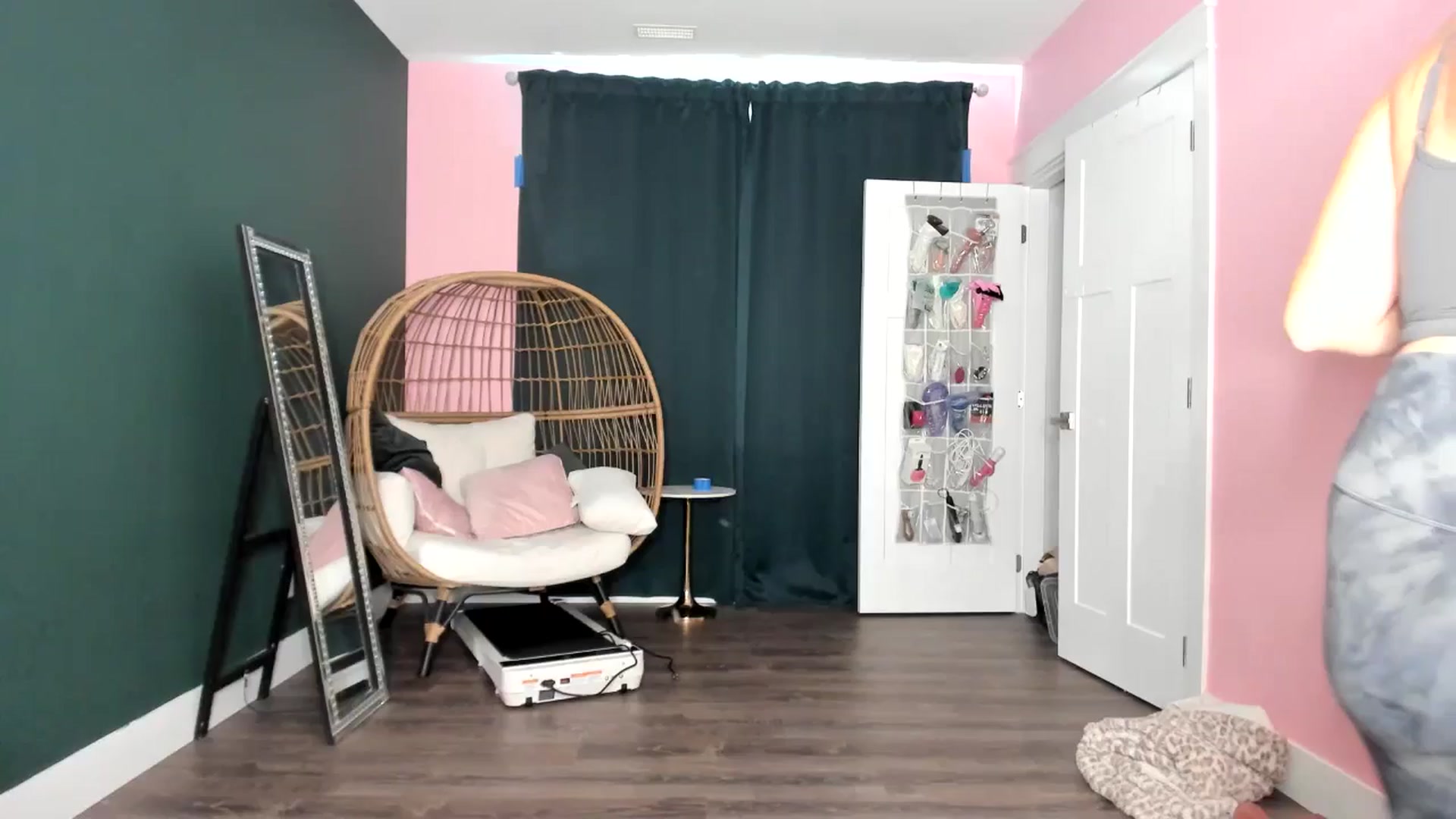 Gallery image thumbnail from TripleDBabe's myfreecams stream on, 09/22/2025, 18:26 image 15 of 20