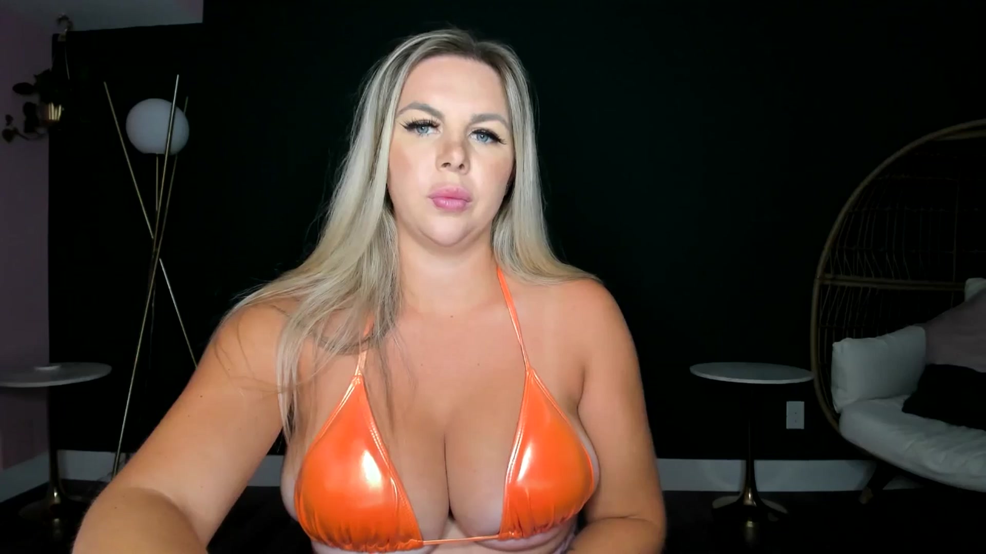 Gallery image thumbnail from TripleDBabe's myfreecams stream on, 09/25/2025, 17:20 image 20 of 20