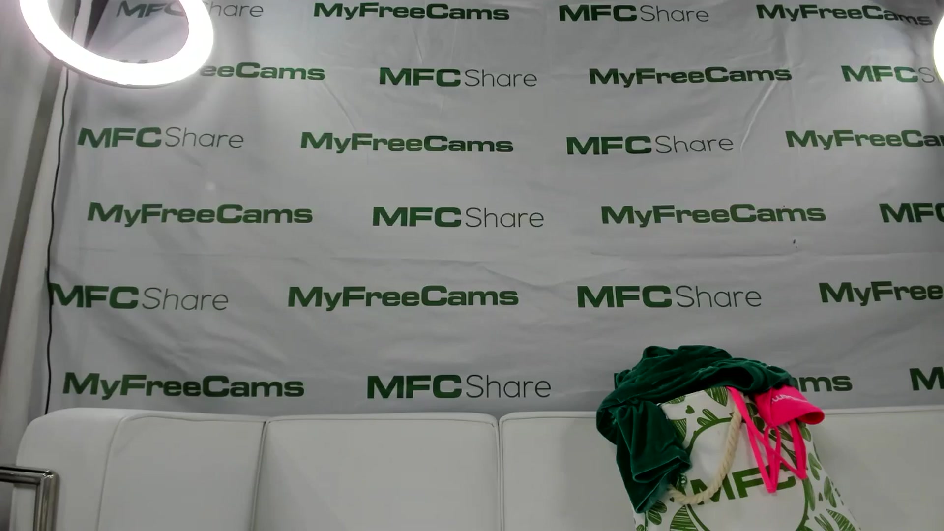 Gallery image thumbnail from TripleDBabe's myfreecams stream on, 10/07/2025, 07:42 image 17 of 20