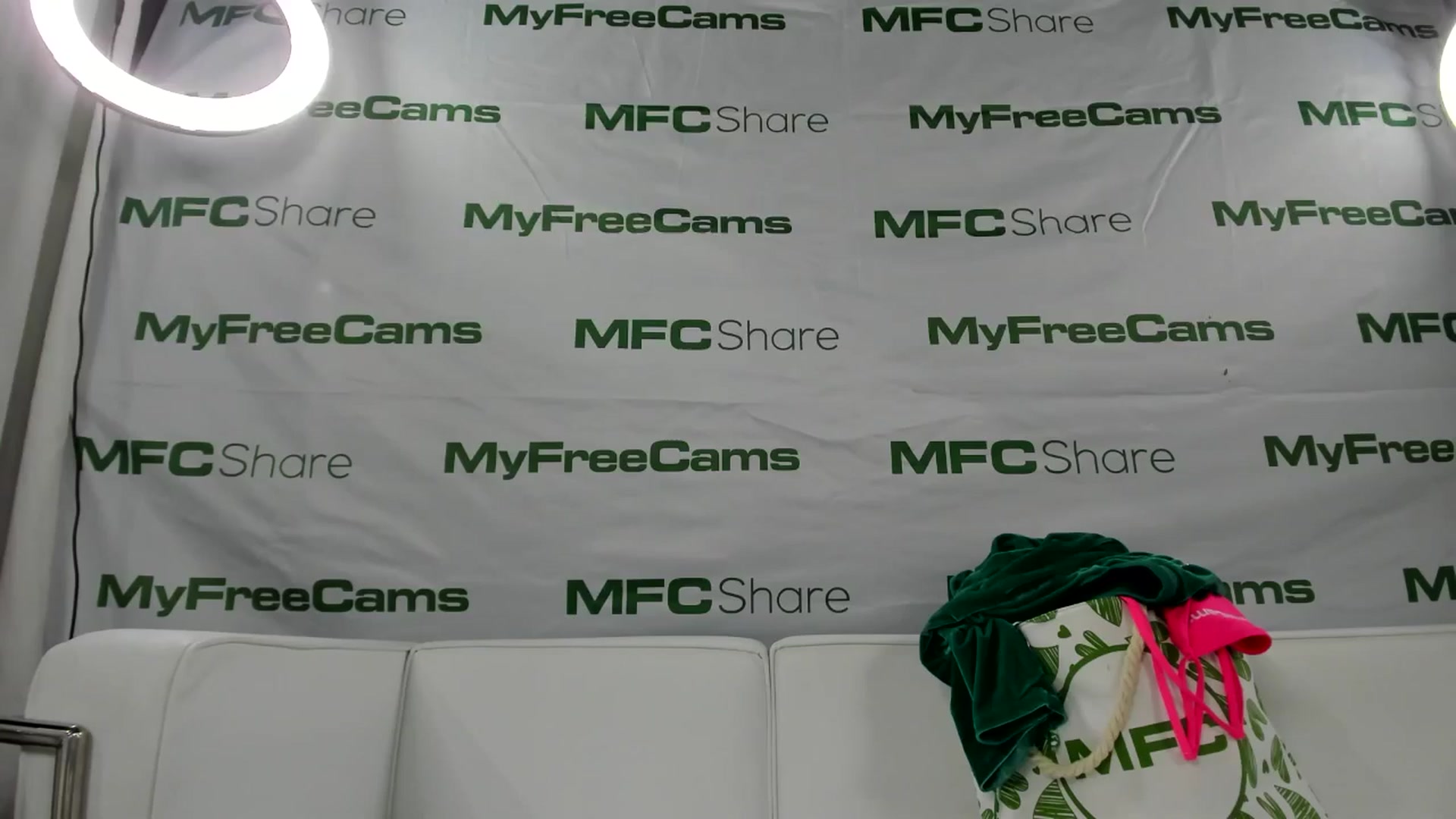 Gallery image thumbnail from TripleDBabe's myfreecams stream on, 10/07/2025, 07:42 image 18 of 20