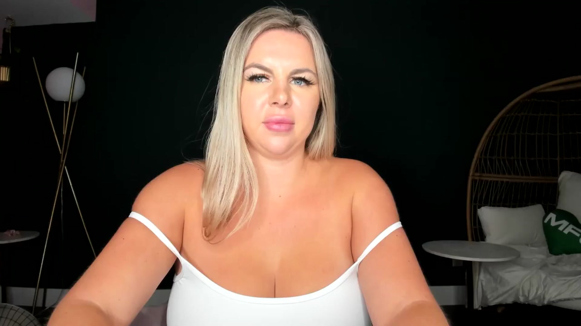 Gallery image thumbnail from TripleDBabe's myfreecams stream on, 10/30/2025, 19:39 image 19 of 20