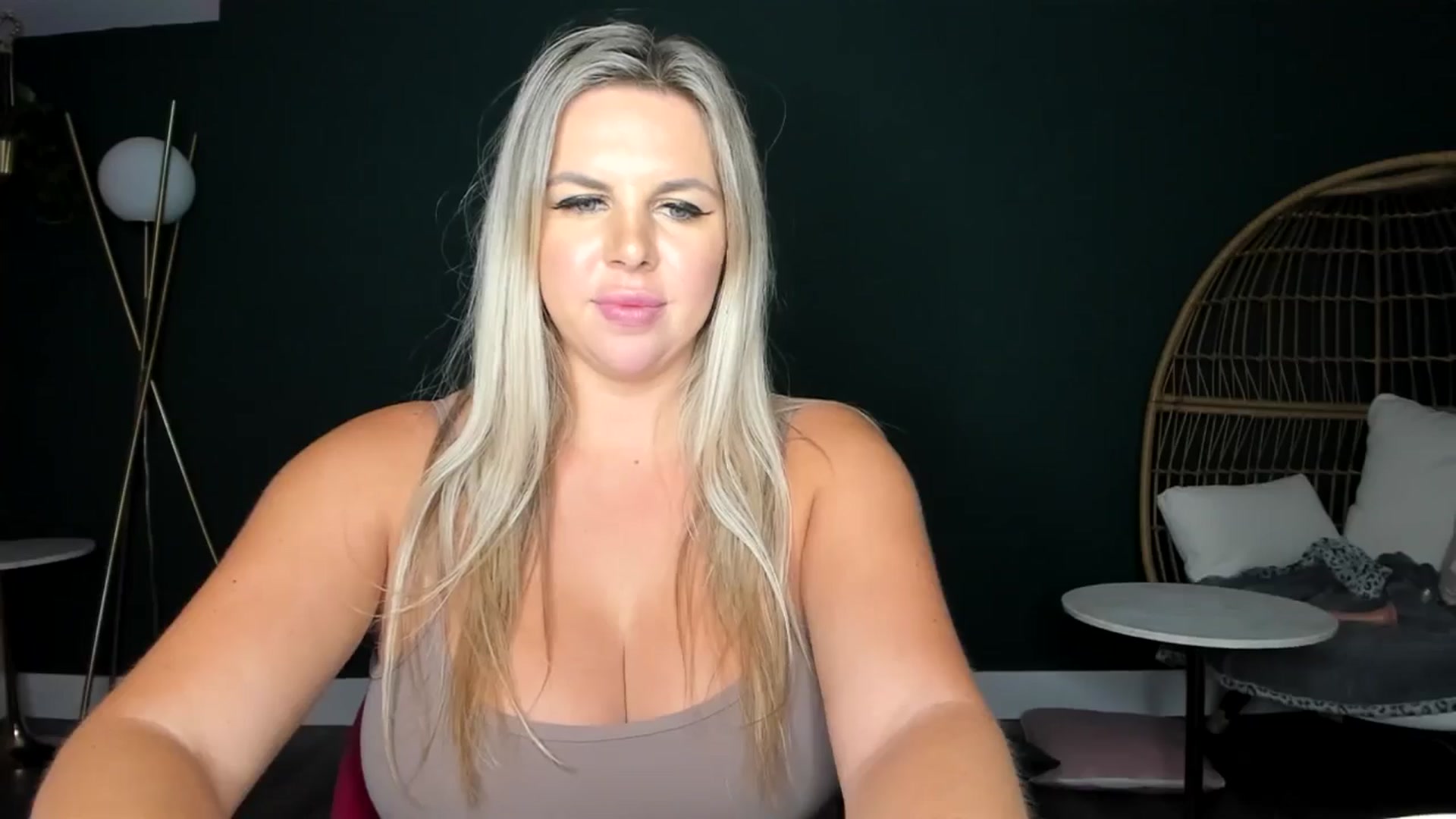 Gallery image thumbnail from TripleDBabe's myfreecams stream on, 11/18/2025, 02:34 image 3 of 20