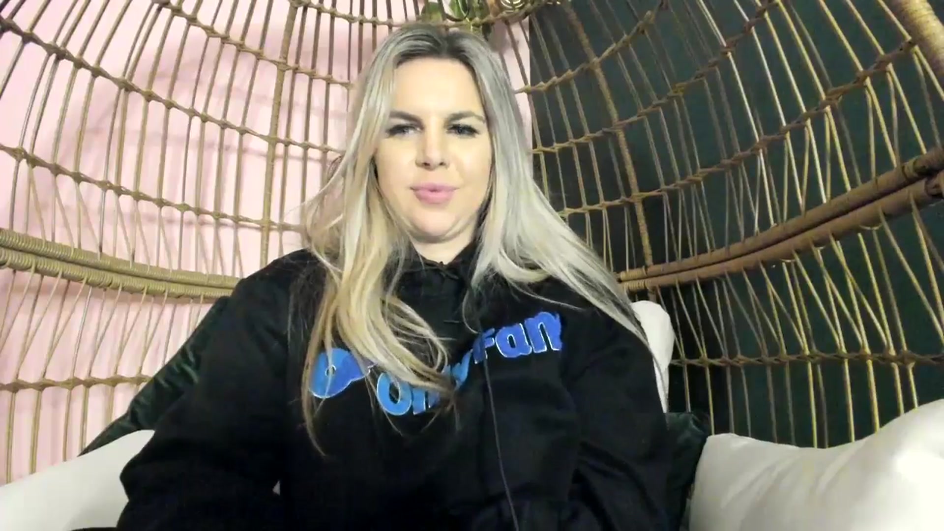 Gallery image thumbnail from TripleDBabe's myfreecams stream on, 01/30/2026, 05:25 image 7 of 20