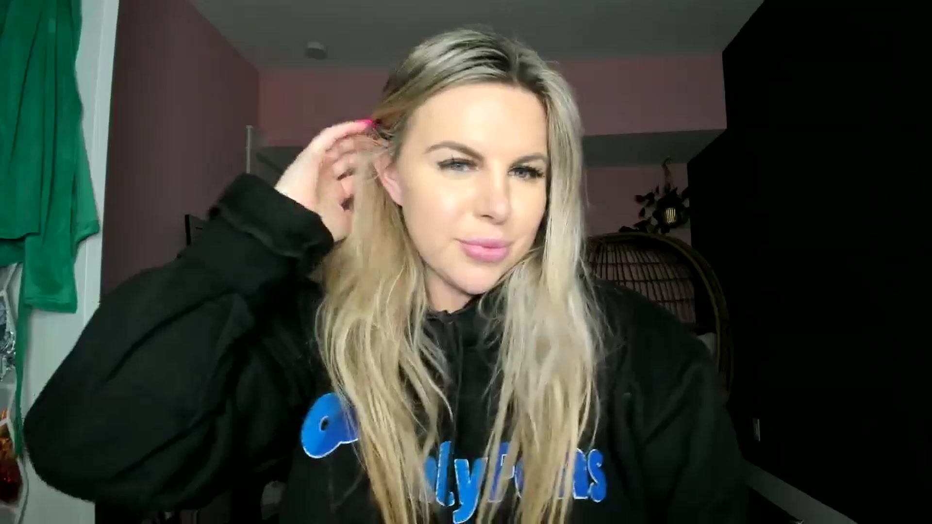 Gallery image thumbnail from TripleDBabe's myfreecams stream on, 01/30/2026, 05:25 image 16 of 20