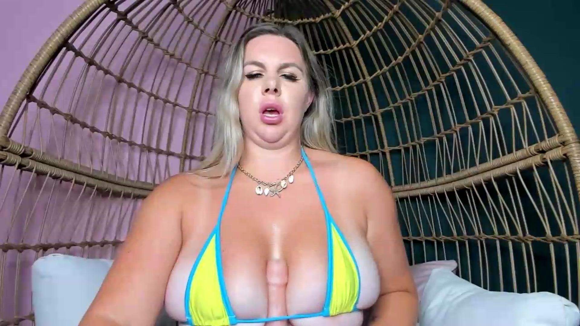 Gallery image thumbnail from TripleDBabe's myfreecams stream on, 08/24/2026, 21:41 image 16 of 20