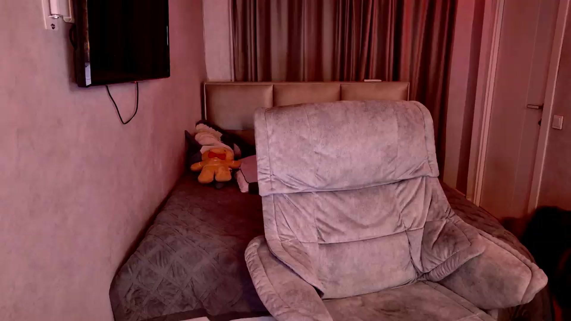 Gallery image thumbnail from TriplePrinces's myfreecams stream on, 05/27/2026, 17:50 image 7 of 20