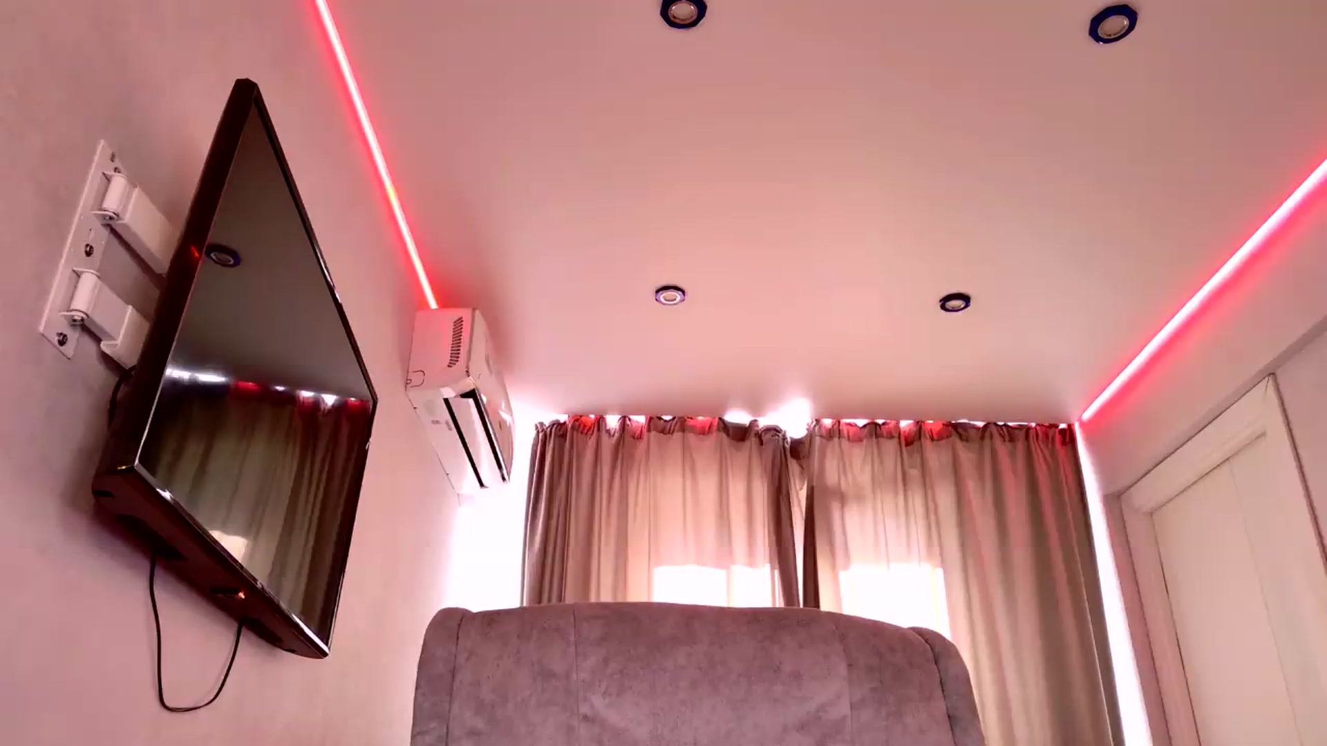 Gallery image thumbnail from TriplePrinces's myfreecams stream on, 07/04/2026, 14:04 image 7 of 20