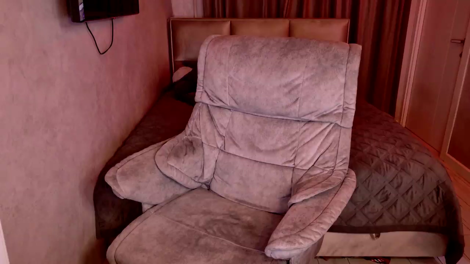 Gallery image thumbnail from TriplePrinces's myfreecams stream on, 07/17/2026, 17:15 image 17 of 20