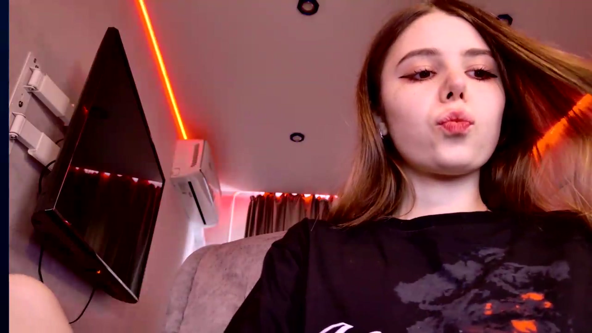 Gallery image thumbnail from TriplePrinces's myfreecams stream on, 08/28/2026, 06:00 image 8 of 20