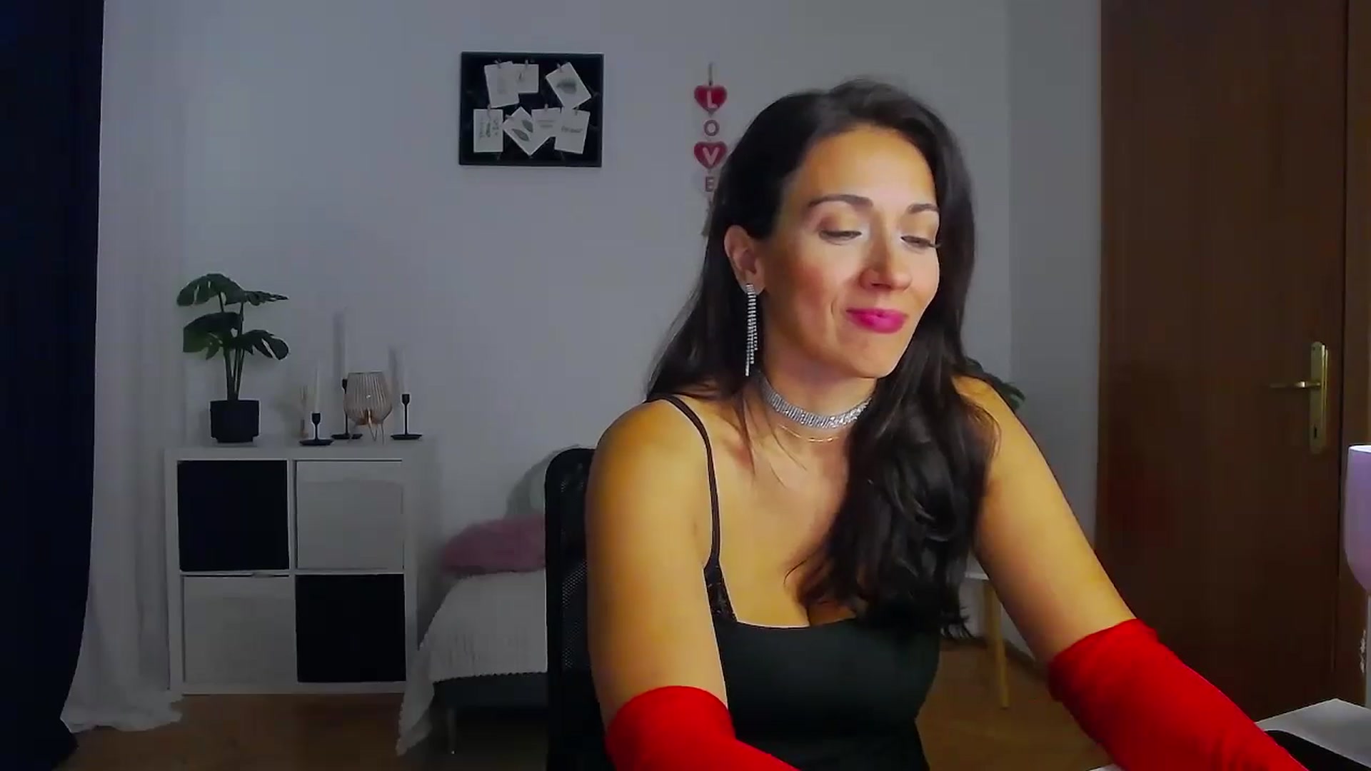 Gallery image thumbnail from Trixi's myfreecams stream on, 10/03/2024, 03:44 image 8 of 20