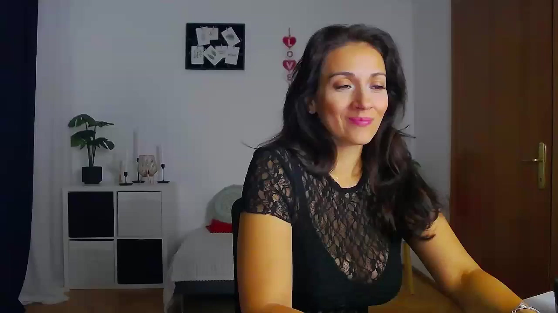 Gallery image thumbnail from Trixi's myfreecams stream on, 10/08/2024, 02:59 image 1 of 20