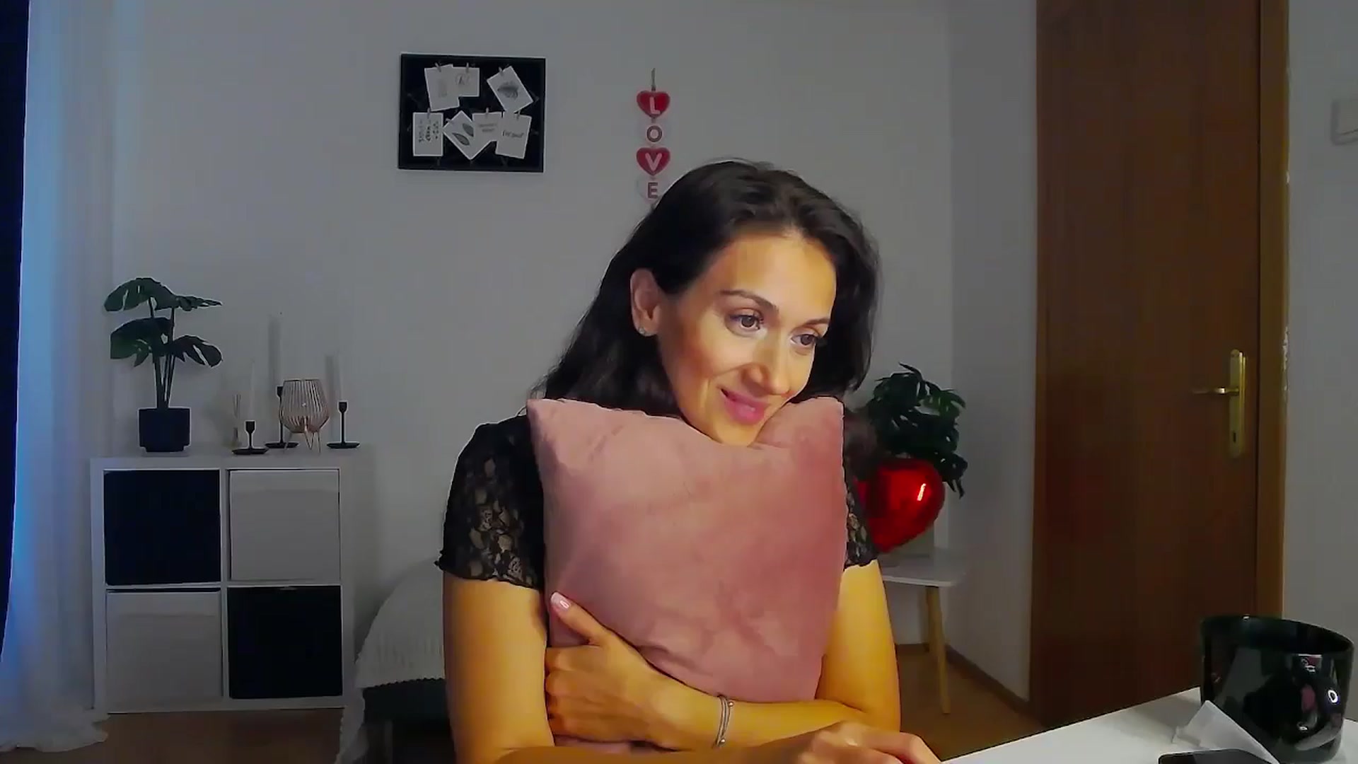 Gallery image thumbnail from Trixi's myfreecams stream on, 10/08/2024, 04:23 image 19 of 20