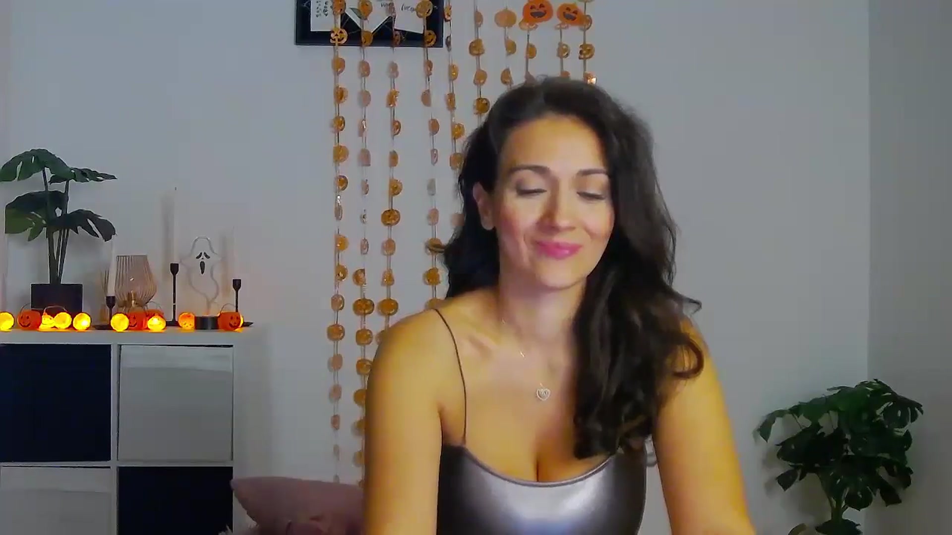 Gallery image thumbnail from Trixi's myfreecams stream on, 10/23/2024, 03:27 image 4 of 20