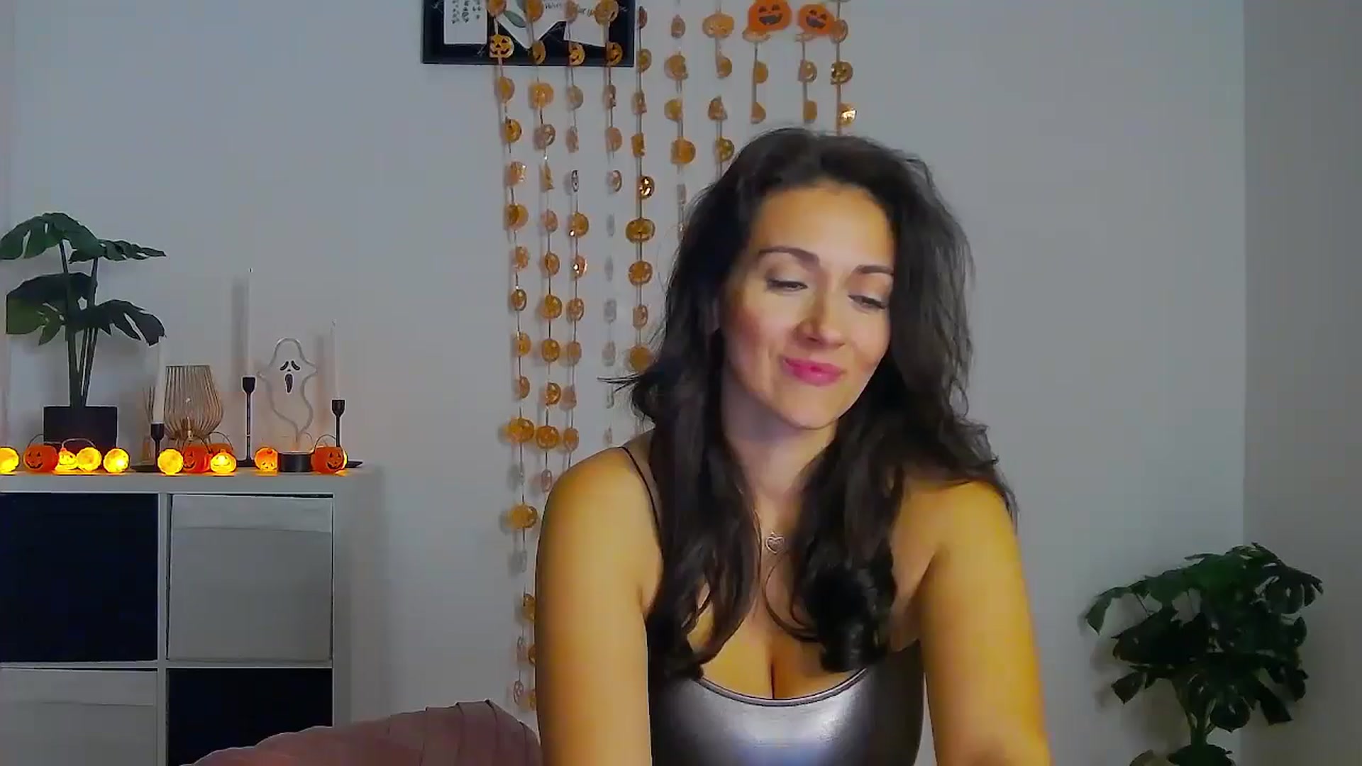 Gallery image thumbnail from Trixi's myfreecams stream on, 10/23/2024, 03:27 image 16 of 20