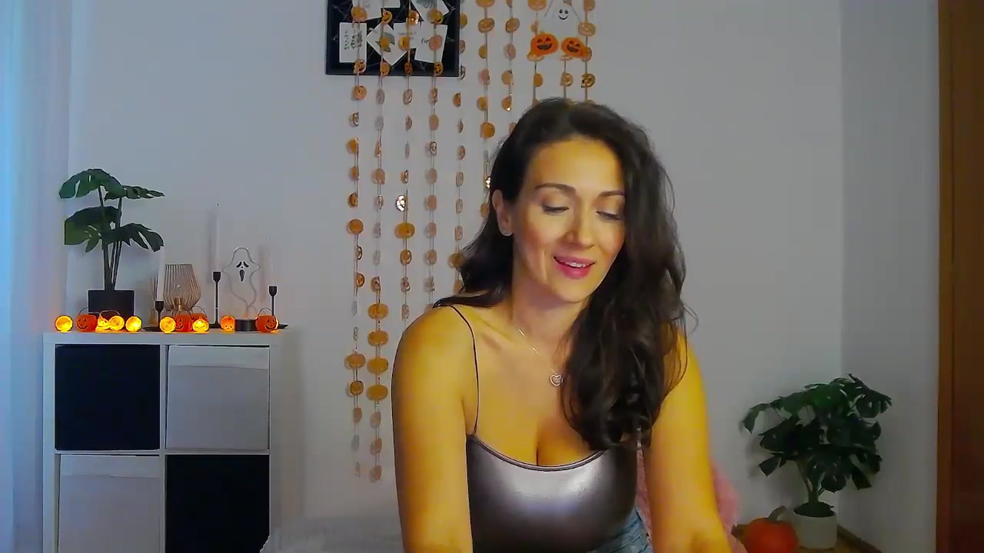 Gallery image thumbnail from Trixi's myfreecams stream on, 10/23/2024, 04:56 image 20 of 20