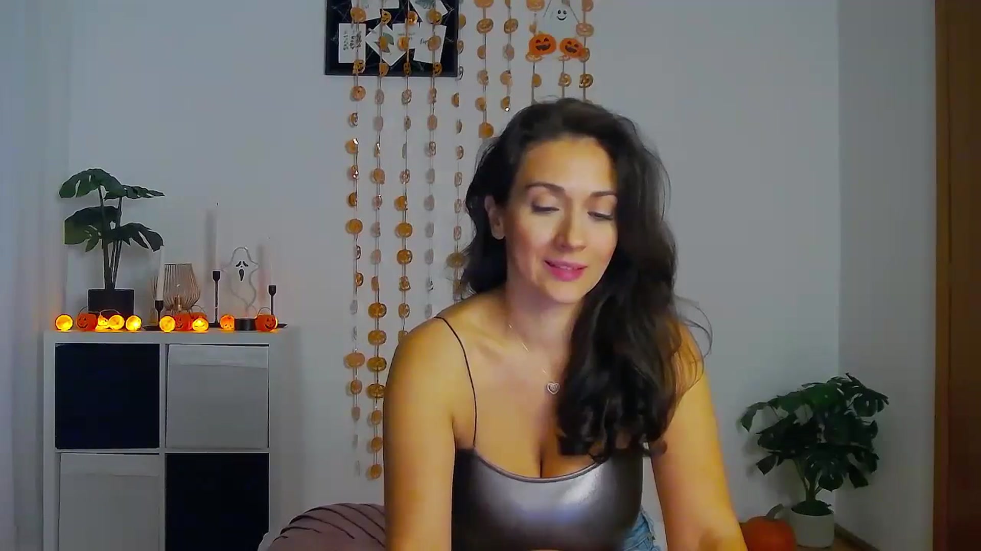 Gallery image thumbnail from Trixi's myfreecams stream on, 10/23/2024, 04:56 image 6 of 20