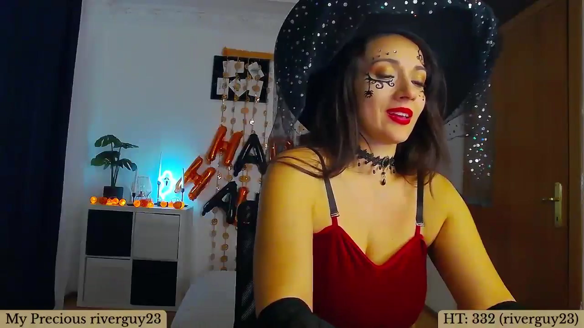 Gallery image thumbnail from Trixi's myfreecams stream on, 10/28/2024, 01:46 image 6 of 20