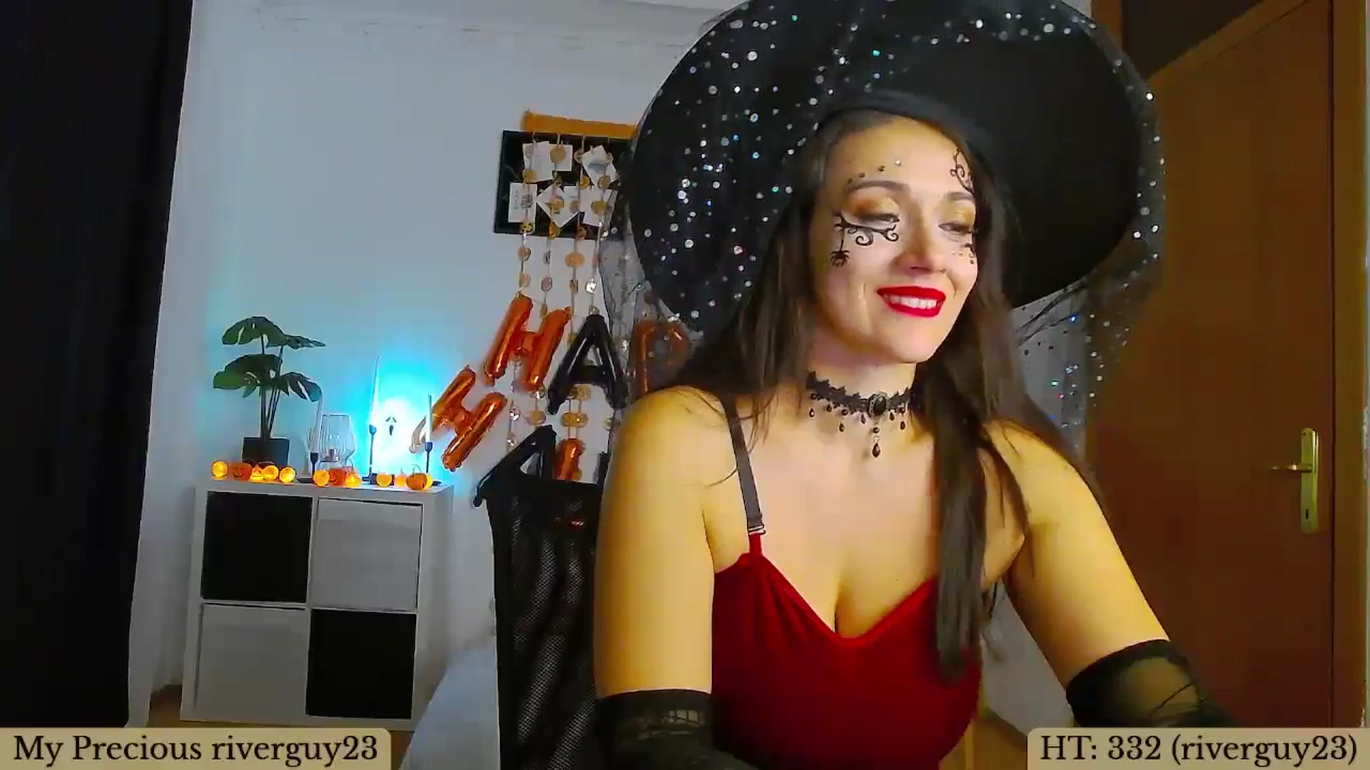 Gallery image thumbnail from Trixi's myfreecams stream on, 10/28/2024, 01:46 image 10 of 20