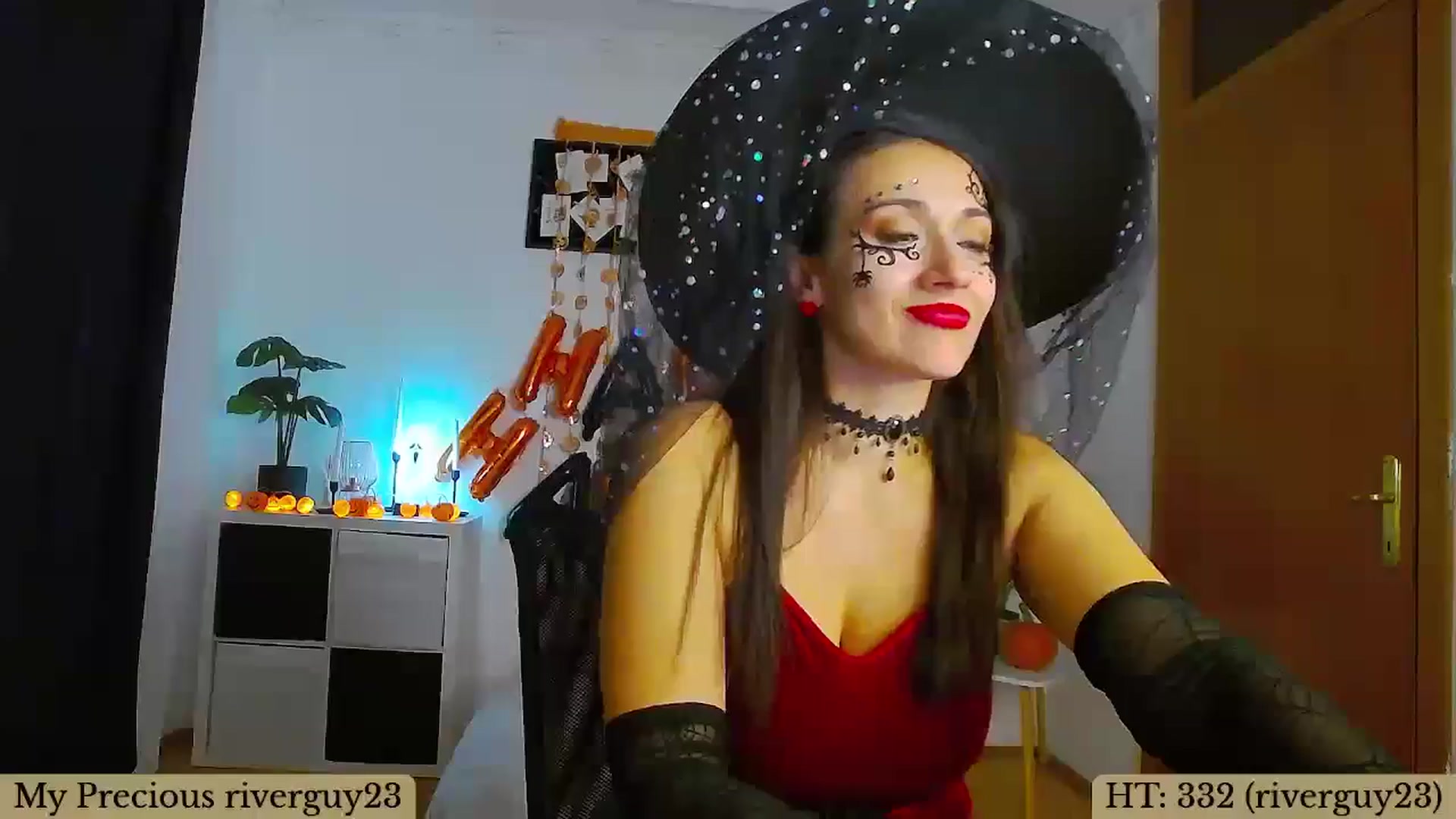 Gallery image thumbnail from Trixi's myfreecams stream on, 10/28/2024, 01:46 image 12 of 20