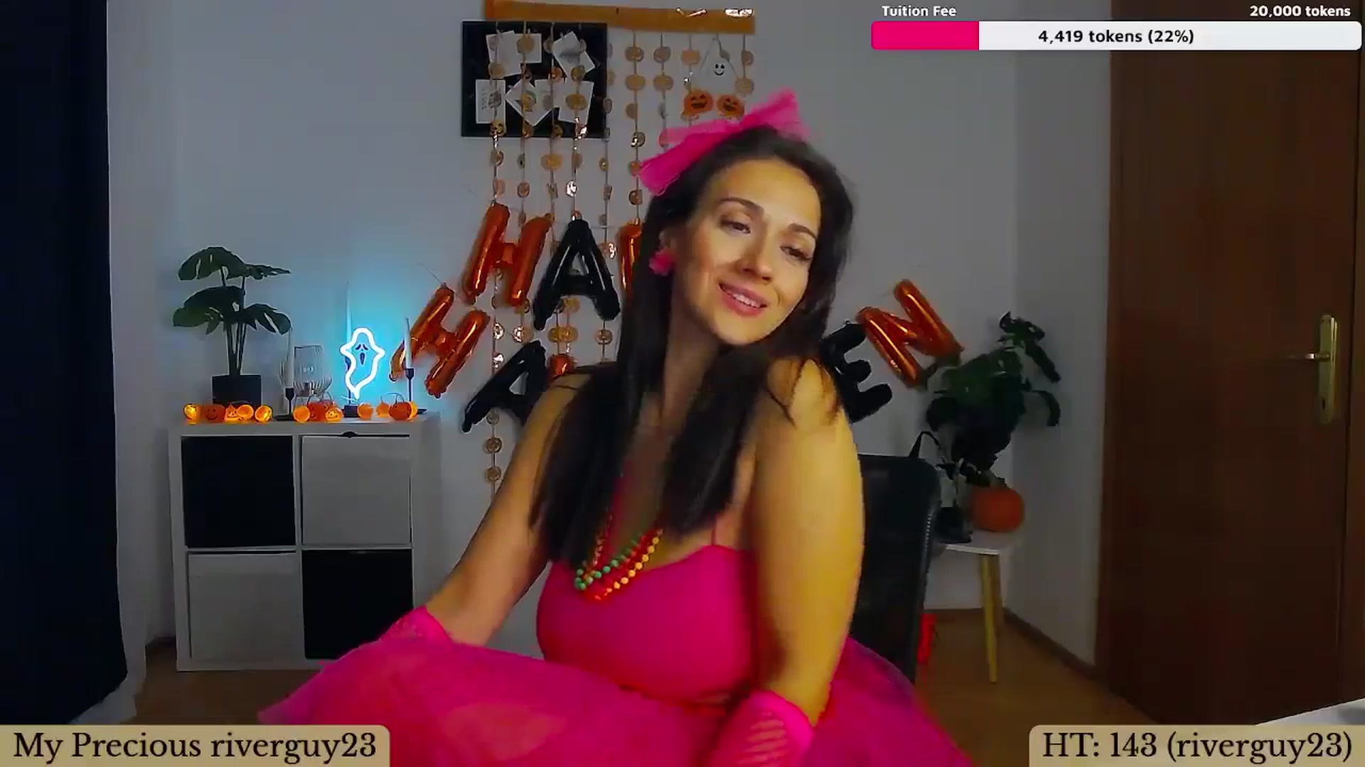 Gallery image thumbnail from Trixi's myfreecams stream on, 10/30/2024, 01:52 image 17 of 20