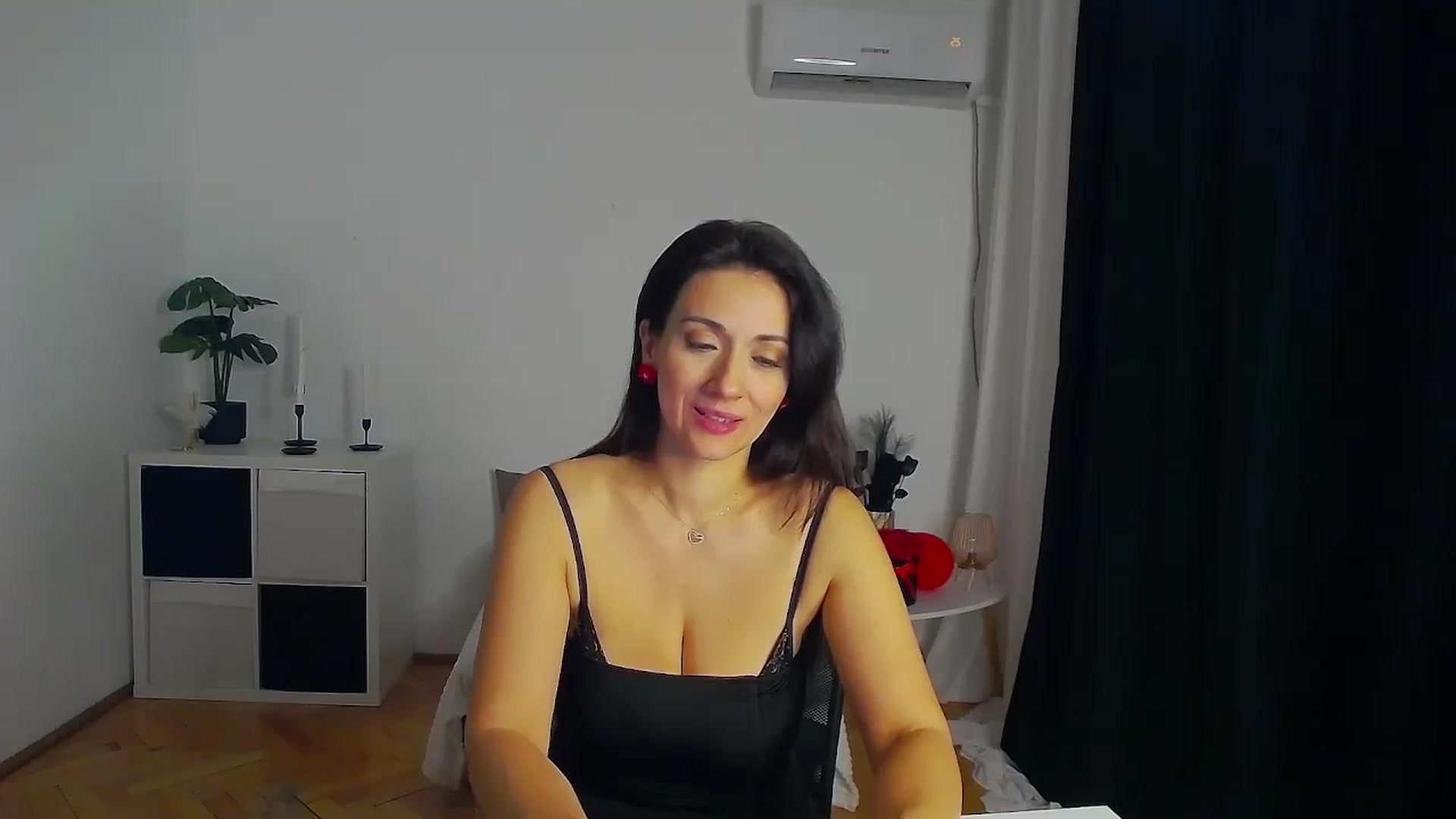 Gallery image thumbnail from Trixi's myfreecams stream on, 02/24/2025, 02:35 image 18 of 20