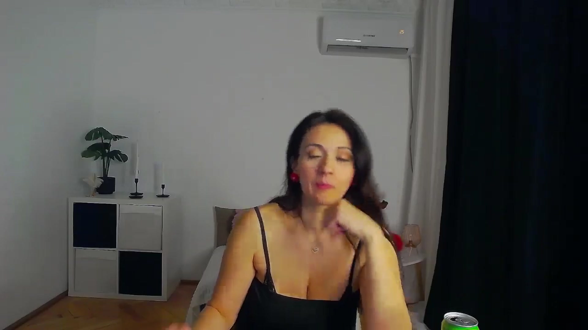 Gallery image thumbnail from Trixi's myfreecams stream on, 02/24/2025, 03:45 image 19 of 20