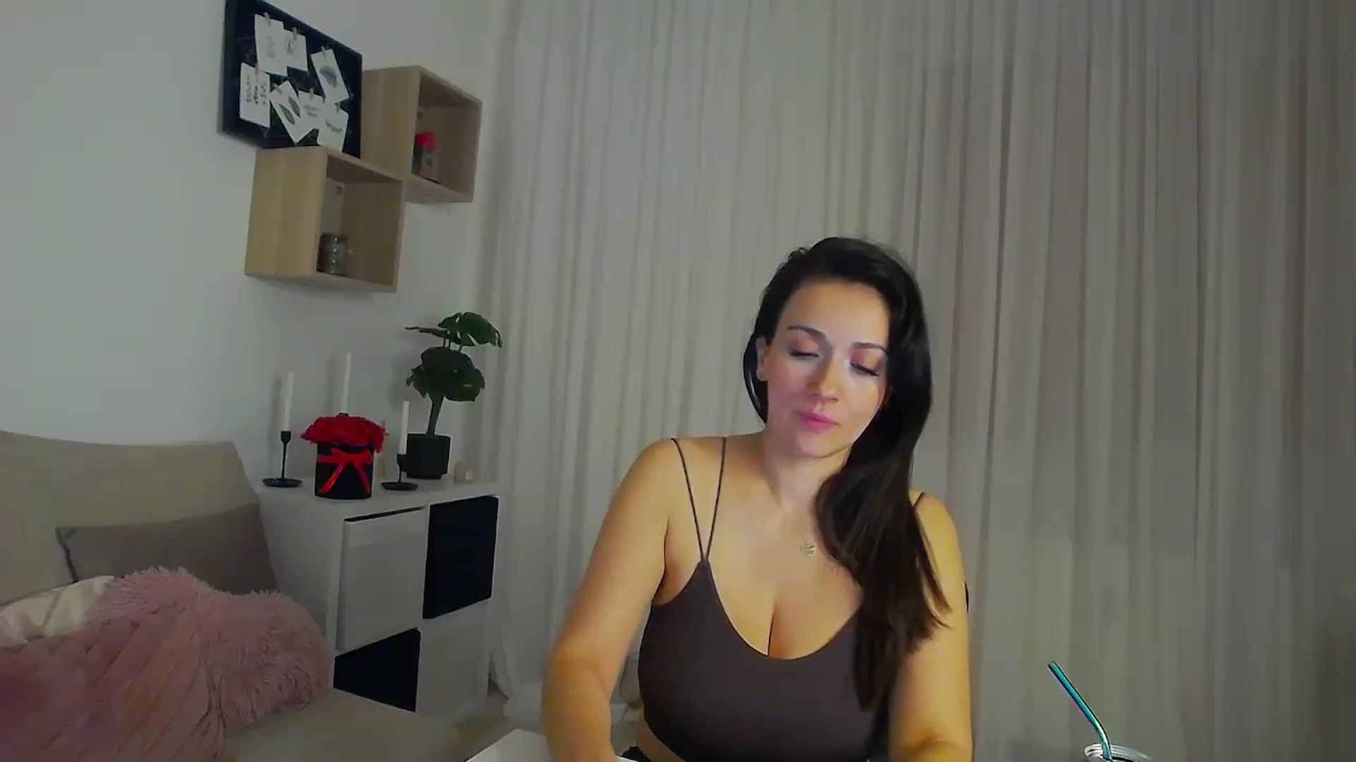 Gallery image thumbnail from Trixi's myfreecams stream on, 04/15/2025, 01:23 image 6 of 20