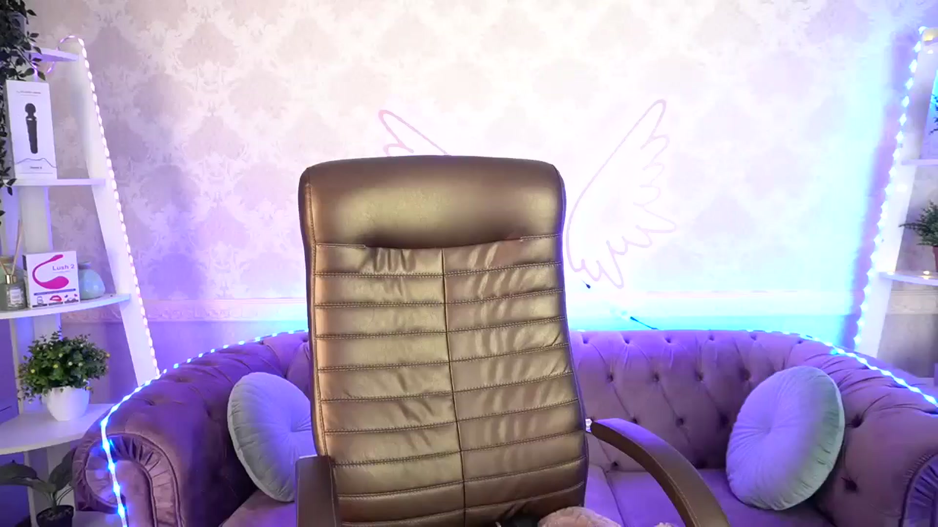 Gallery image thumbnail from TrixieHey's myfreecams stream on, 04/26/2024, 20:08 image 13 of 20