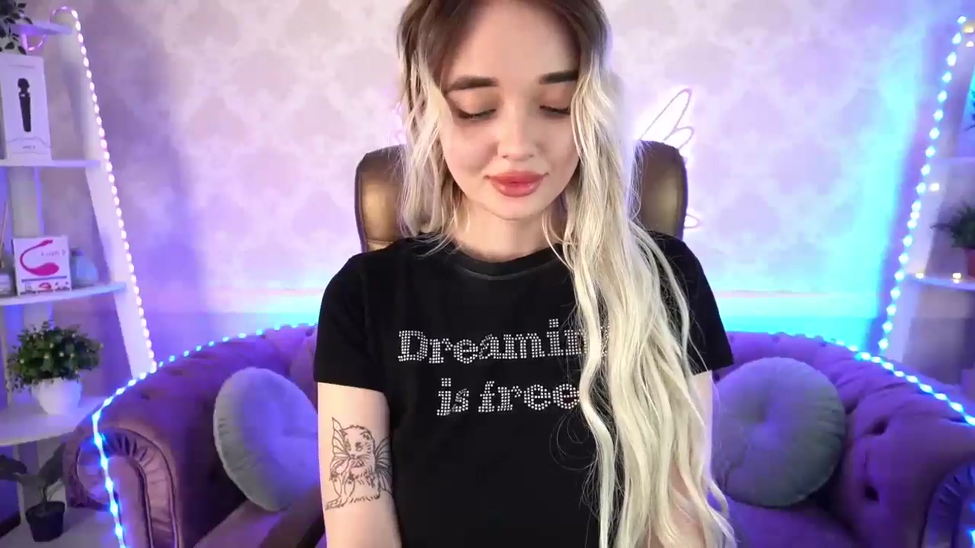 Gallery image thumbnail from TrixieHey's myfreecams stream on, 04/27/2024, 20:15 image 20 of 20