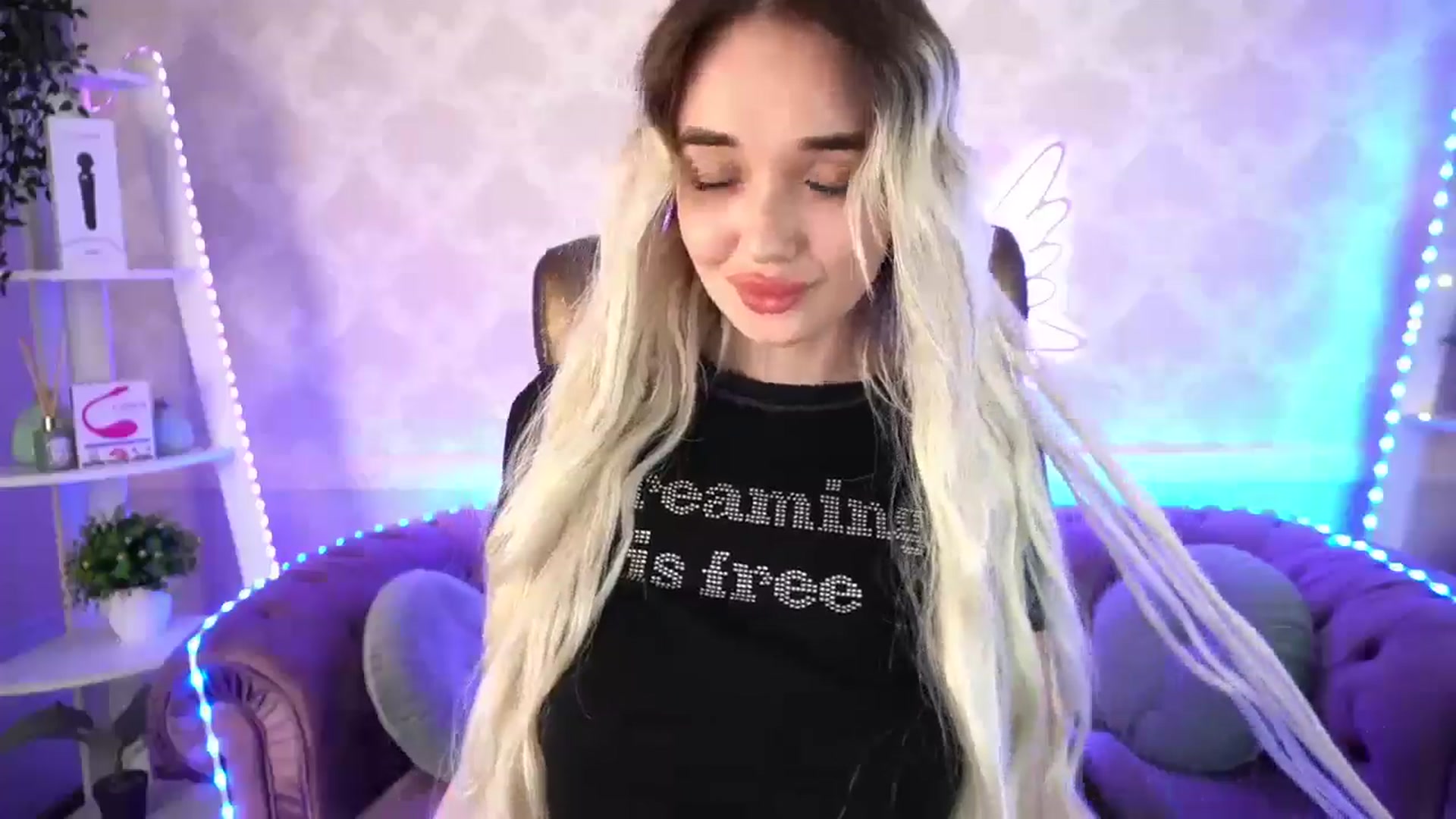 Gallery image thumbnail from TrixieHey's myfreecams stream on, 04/27/2024, 21:01 image 20 of 20