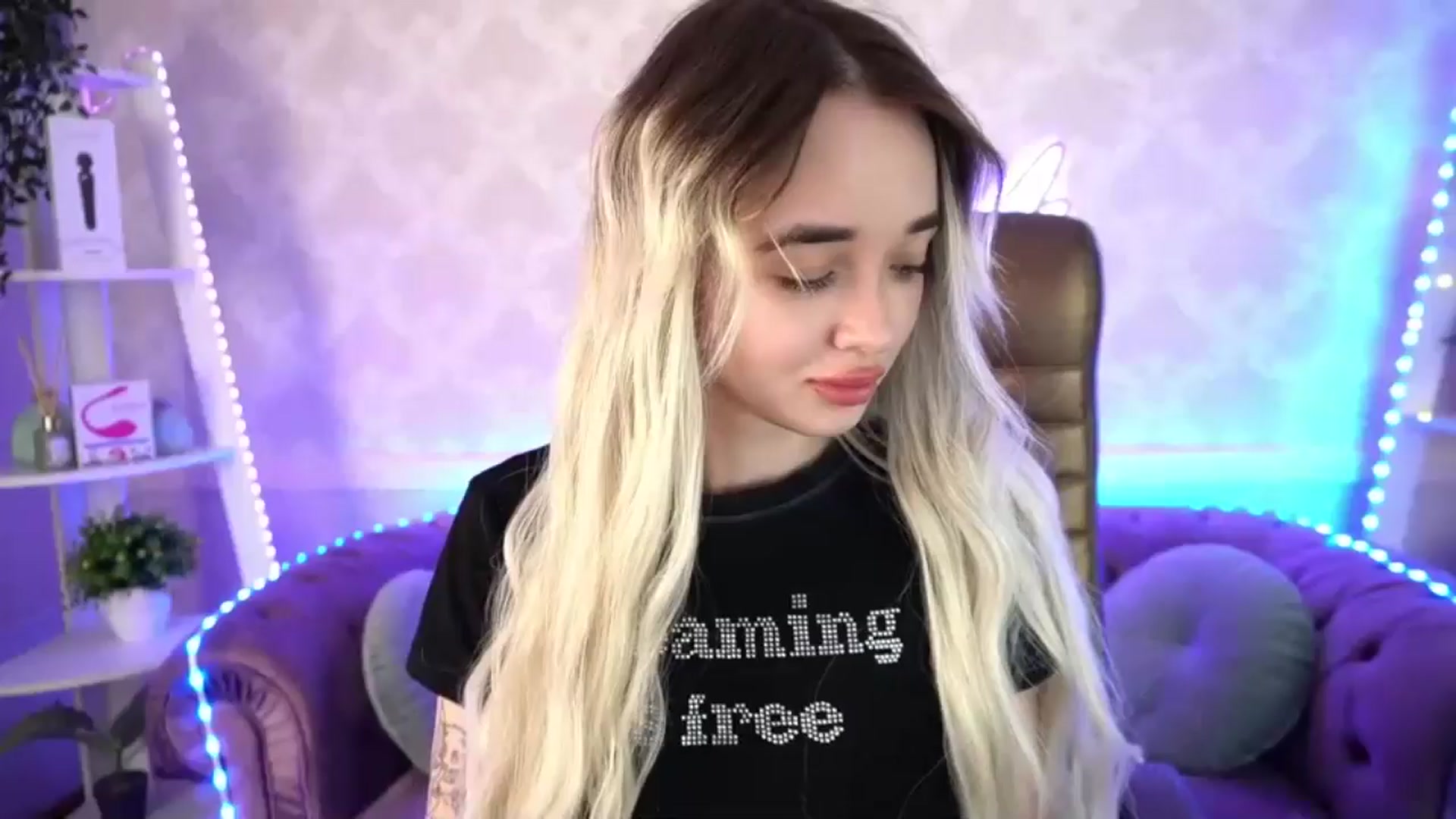Gallery image thumbnail from TrixieHey's myfreecams stream on, 04/27/2024, 21:01 image 1 of 20