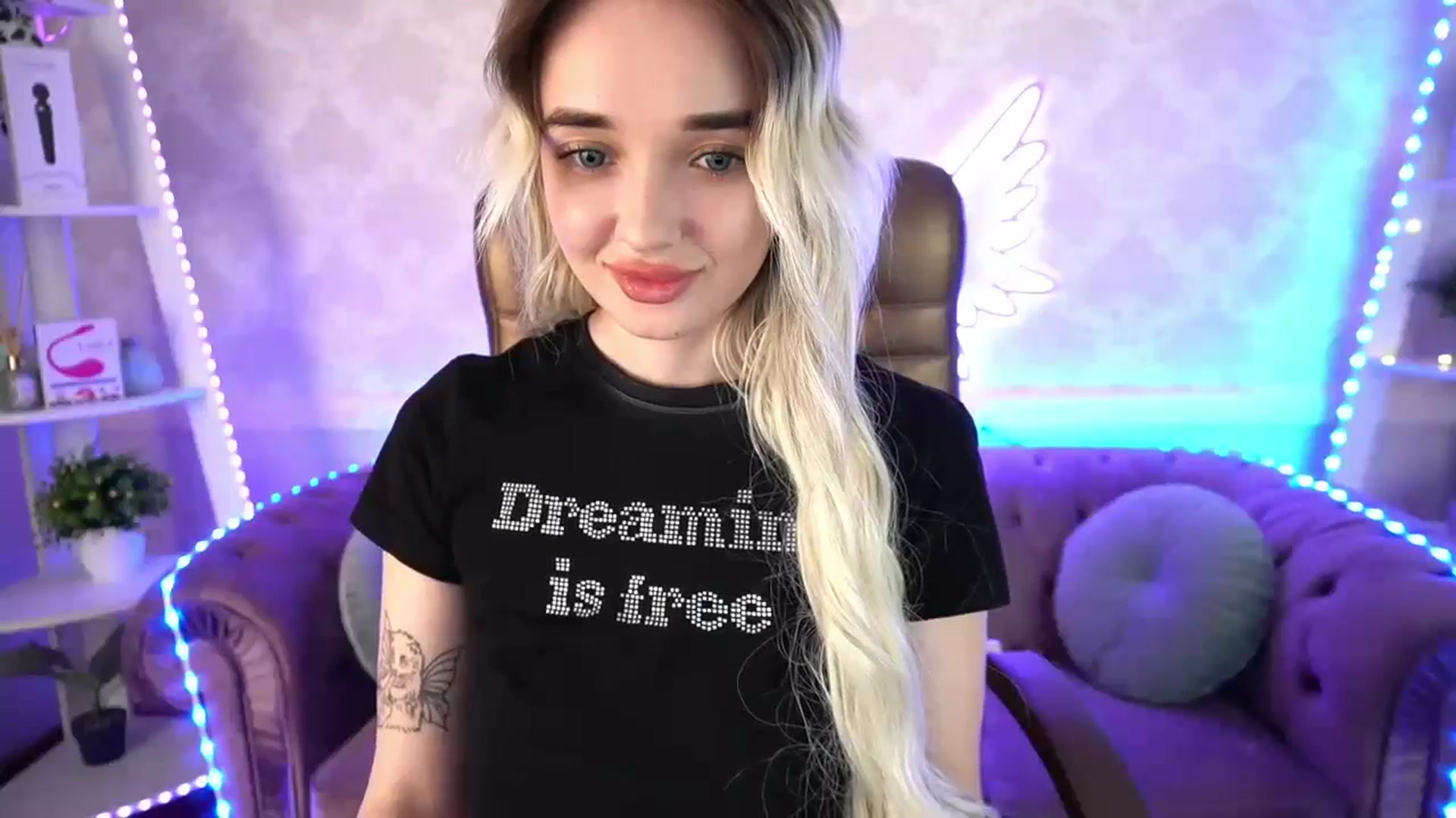 Gallery image thumbnail from TrixieHey's myfreecams stream on, 04/27/2024, 22:57 image 11 of 20