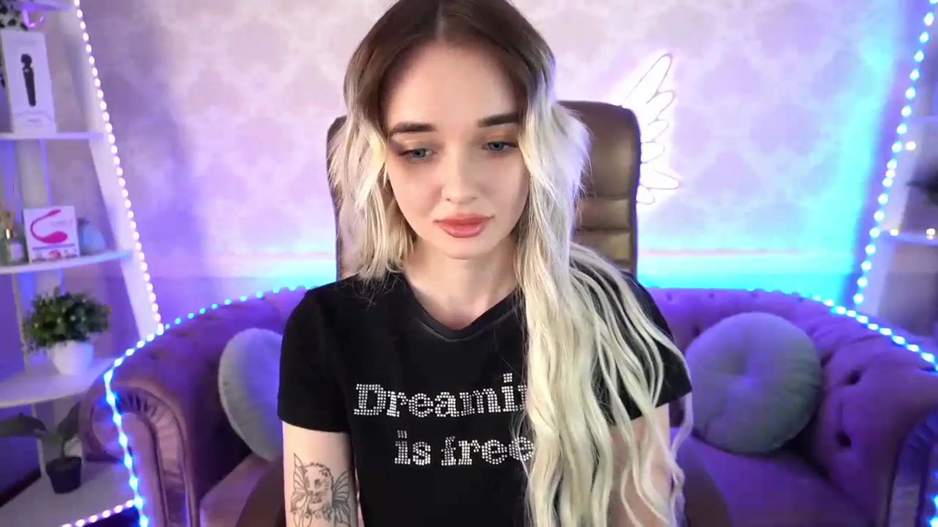 Gallery image thumbnail from TrixieHey's myfreecams stream on, 04/27/2024, 22:57 image 12 of 20
