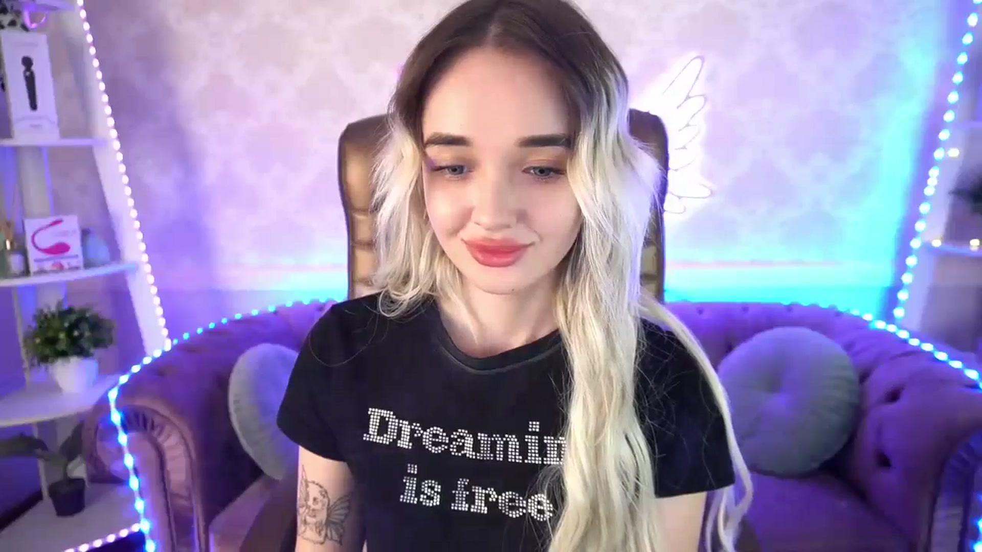 Gallery image thumbnail from TrixieHey's myfreecams stream on, 04/27/2024, 22:57 image 16 of 20