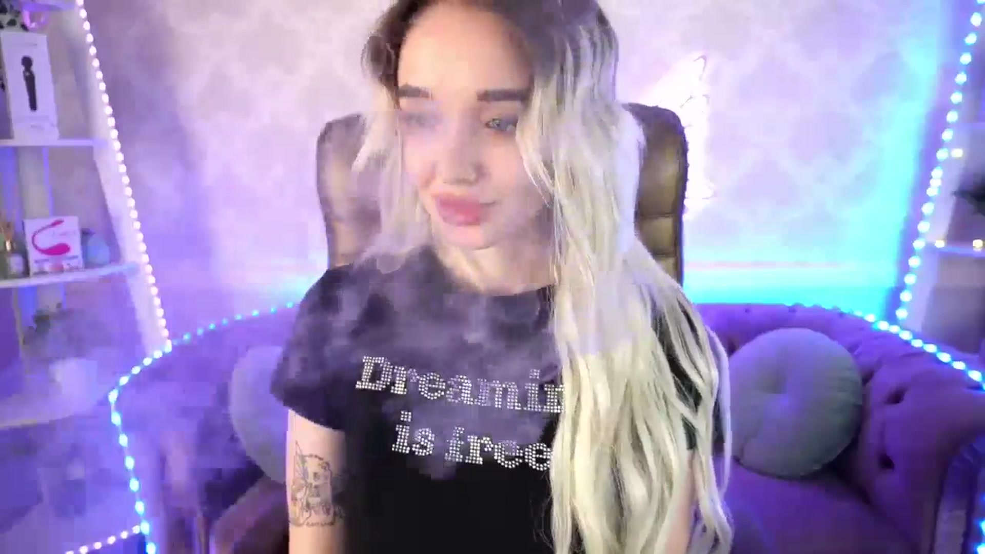 Gallery image thumbnail from TrixieHey's myfreecams stream on, 04/27/2024, 22:57 image 17 of 20