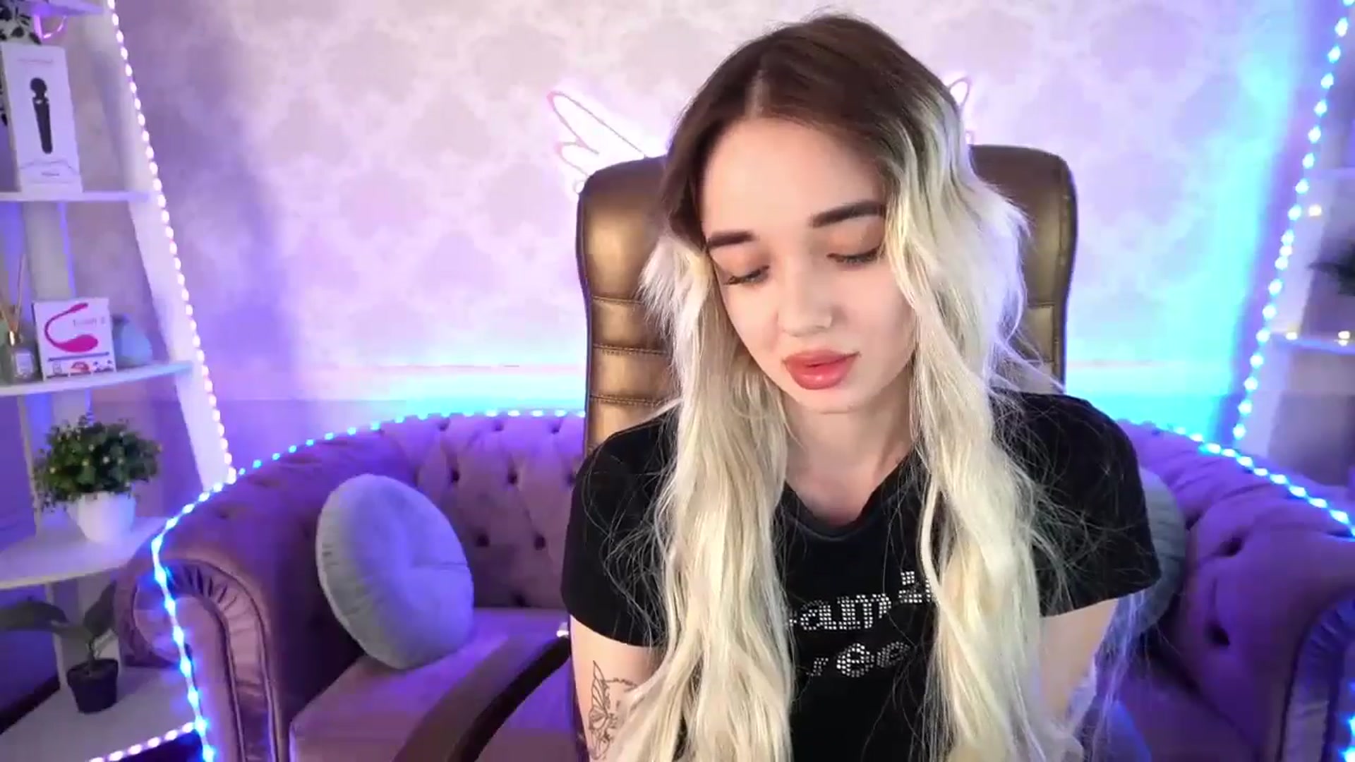 Gallery image thumbnail from TrixieHey's myfreecams stream on, 04/27/2024, 22:57 image 3 of 20