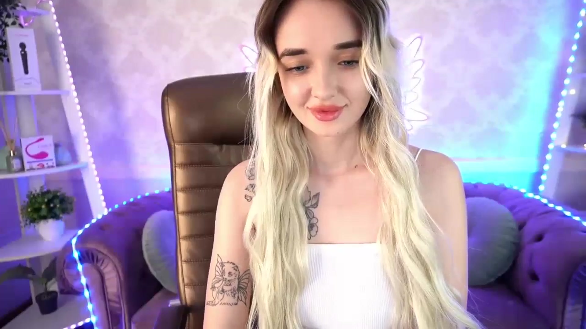 Gallery image thumbnail from TrixieHey's myfreecams stream on, 04/27/2024, 23:49 image 8 of 20