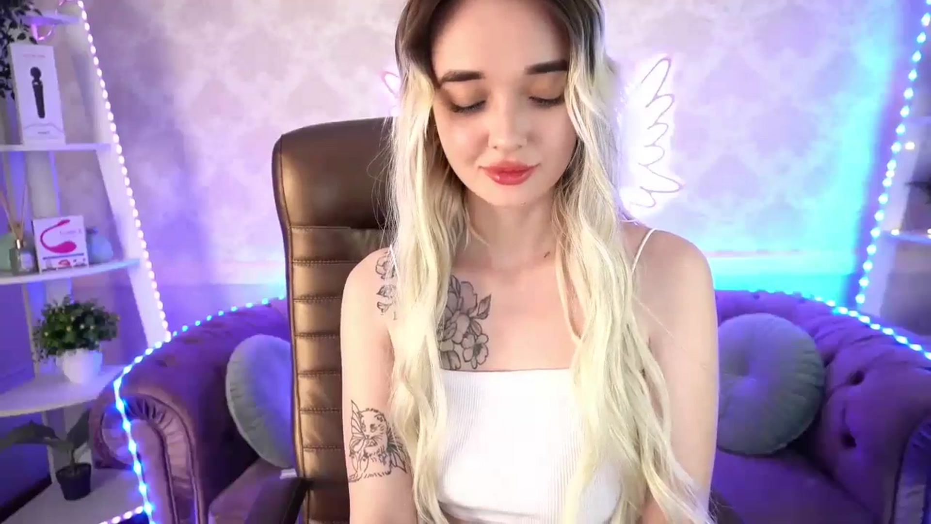 Gallery image thumbnail from TrixieHey's myfreecams stream on, 04/27/2024, 23:49 image 11 of 20