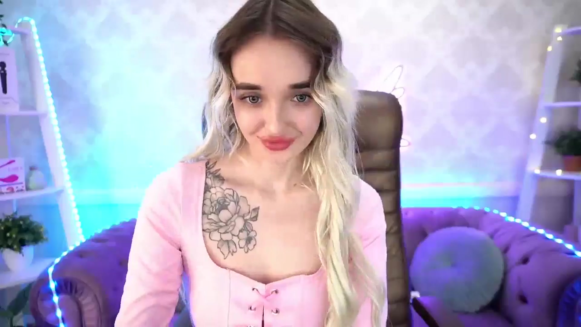 Gallery image thumbnail from TrixieHey's myfreecams stream on, 05/04/2024, 01:11 image 18 of 20