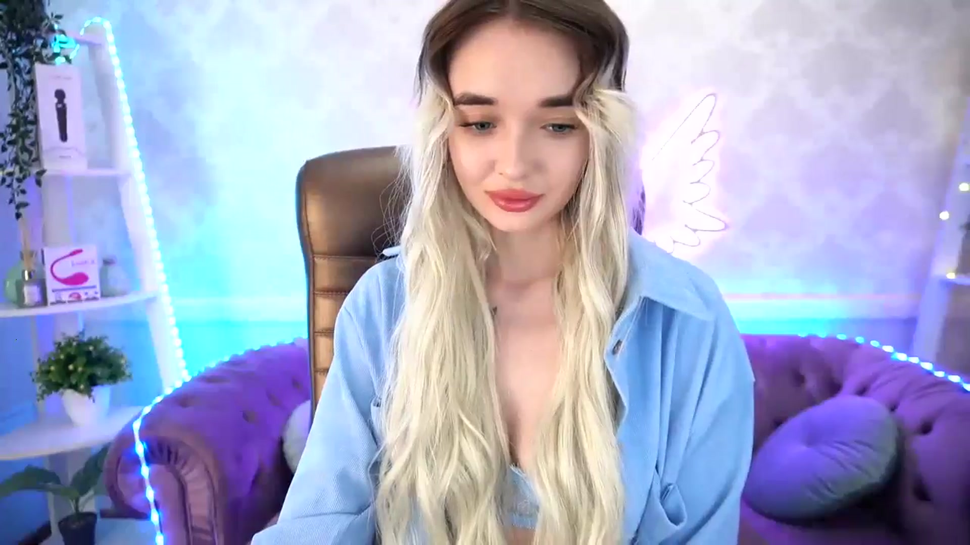 Gallery image thumbnail from TrixieHey's myfreecams stream on, 05/04/2024, 20:00 image 19 of 20