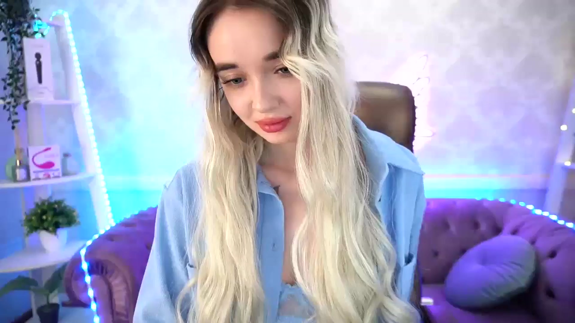 Gallery image thumbnail from TrixieHey's myfreecams stream on, 05/04/2024, 20:00 image 3 of 20