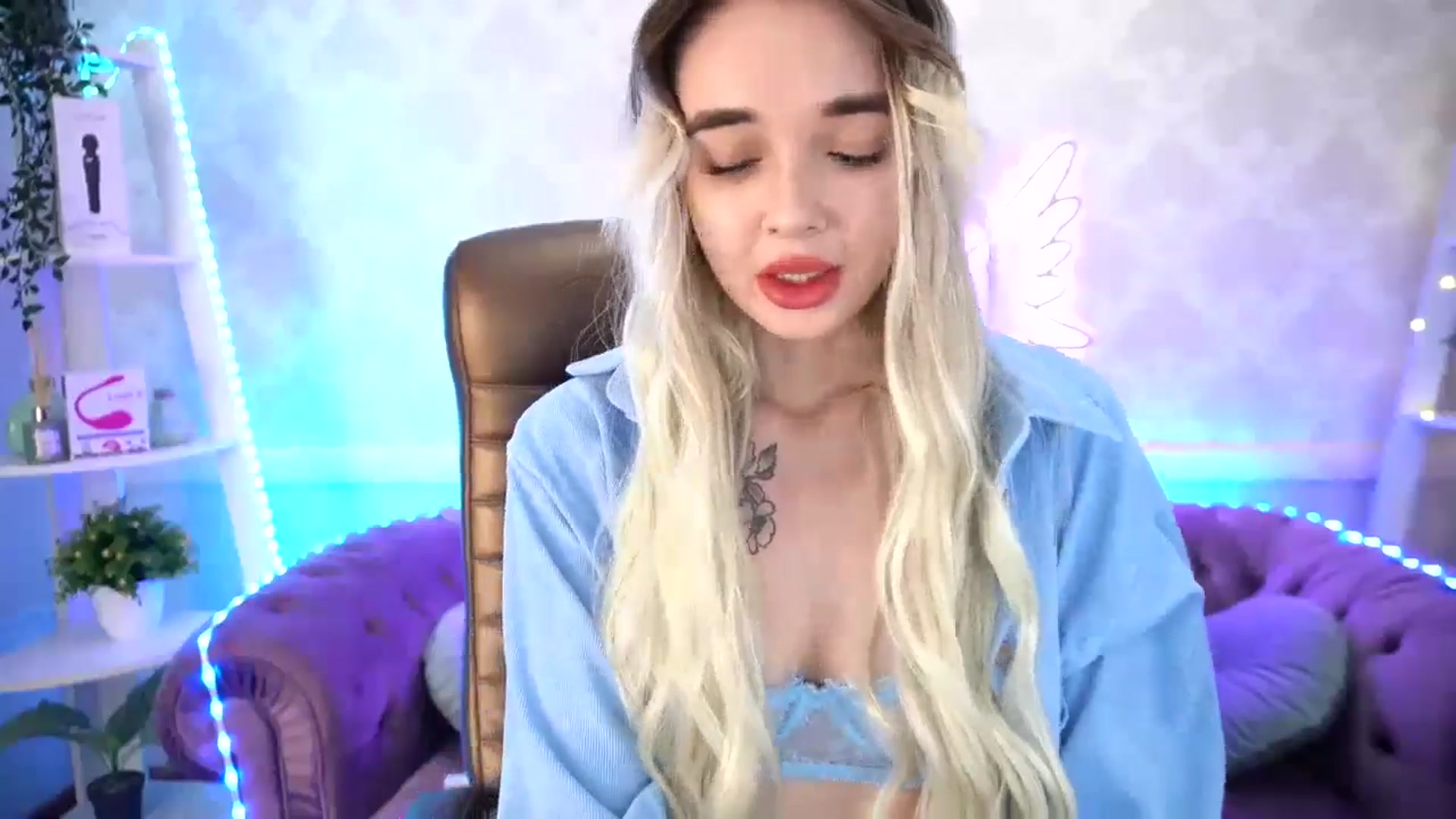 Gallery image thumbnail from TrixieHey's myfreecams stream on, 05/04/2024, 20:00 image 16 of 20