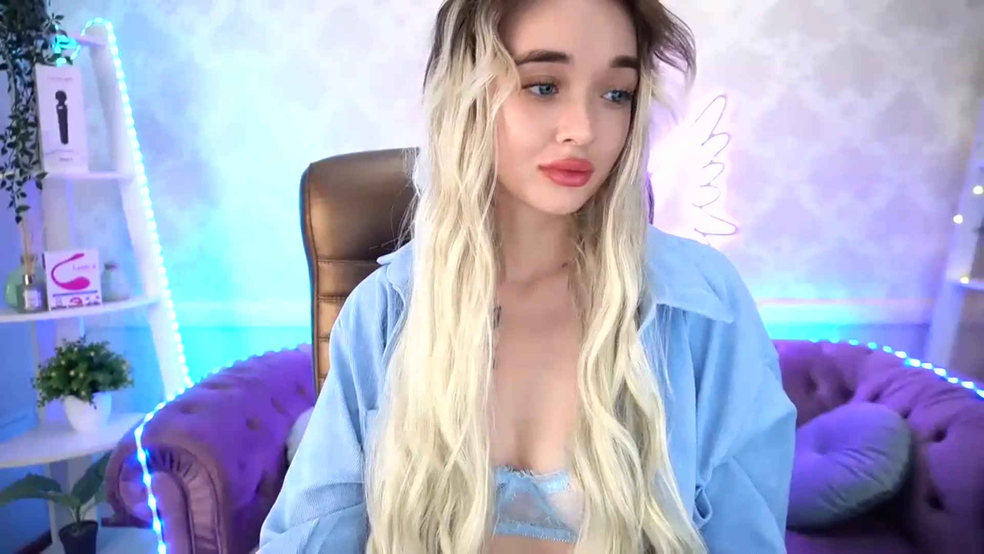 Gallery image thumbnail from TrixieHey's myfreecams stream on, 05/04/2024, 20:00 image 15 of 20