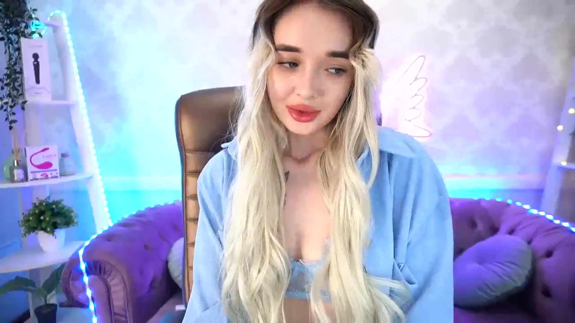 Gallery image thumbnail from TrixieHey's myfreecams stream on, 05/04/2024, 20:00 image 18 of 20